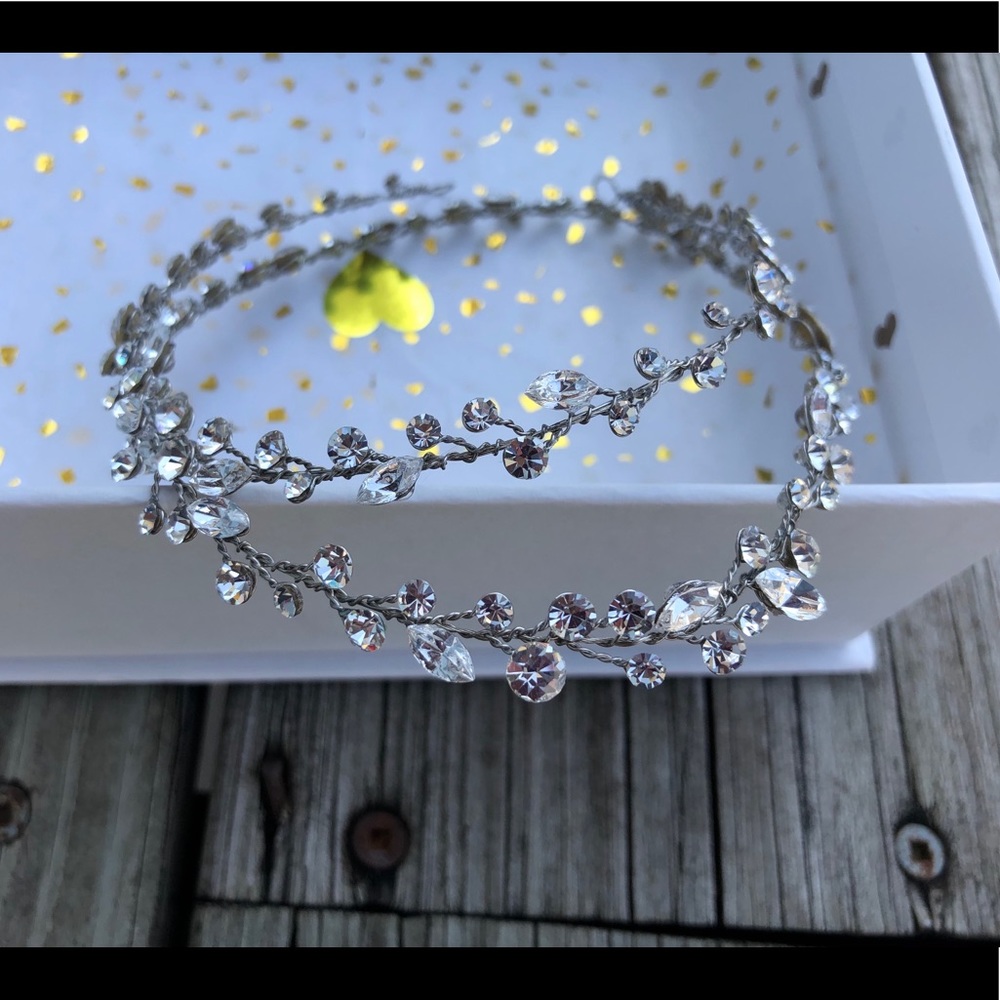 Untamed Petals Robyn Bridal Headpiece